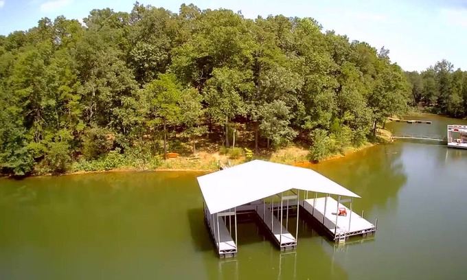 Reed Creek House | Gorgeous Double-Slip New Dock - Quiet Cove - Fire Pit & Screened Porch
