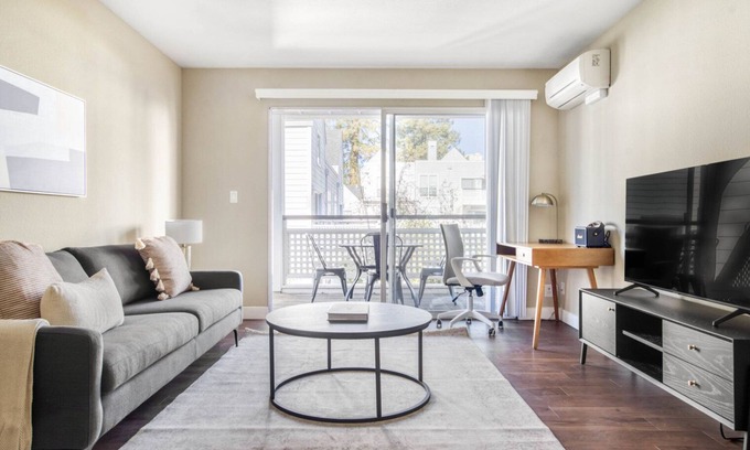 Old Mountain View Apartment | Gorgeous Downtown Mountain View 2BR w/Gym, Pool & Patio, by Blueground