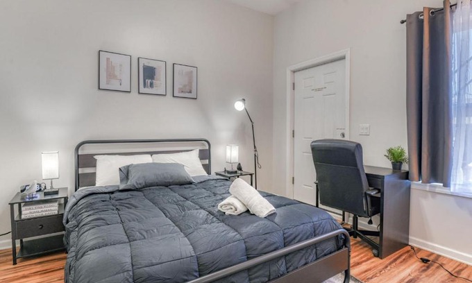 Jersey City Apartment | Gorgeous Duplex with parking by JSQ