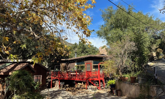 Topanga House | Gorgeous, Elegant, Rustic Topanga House-5 miles to Beach