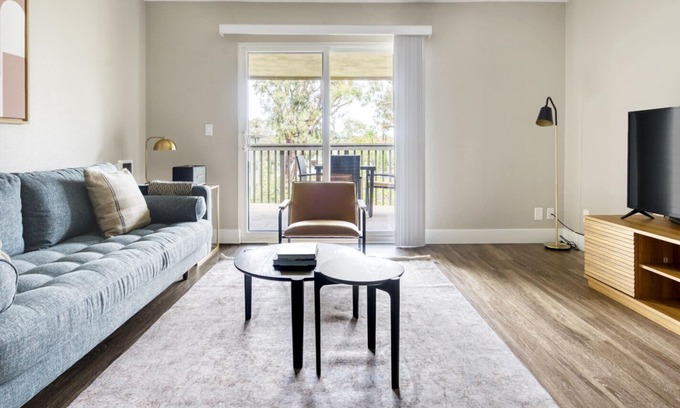 Foster City Apartment | Gorgeous Foster City 1BR w/ Gym, Pool, W/D, near highways, by Blueground