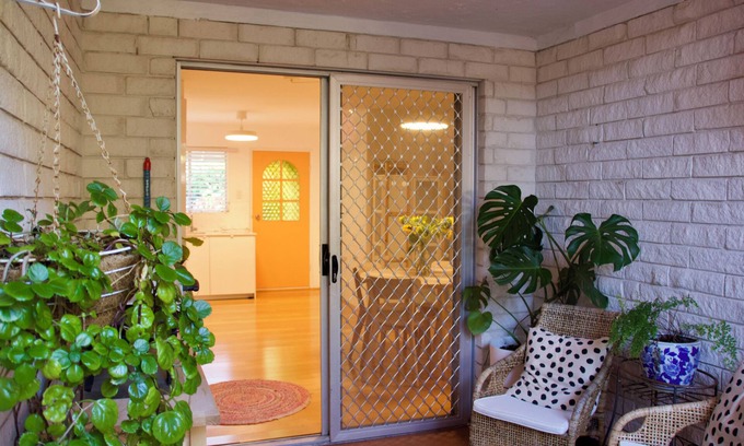 Nedlands Apartment | Gorgeous Garden Ground Floor Gem in Nedlands - close to Claremont. Pet Friendly!