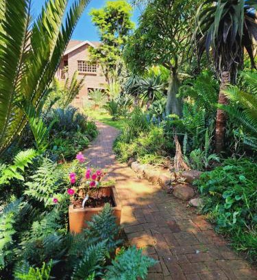 Winston Park Apartment | Gorgeous Garden Villa 2