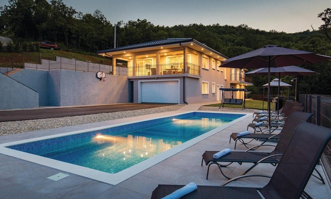 Pobri House | Gorgeous home in Bregi with kitchen