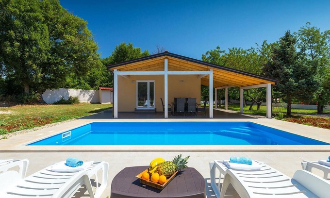 Valtura House | Gorgeous home in Pula