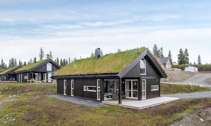 Sjusjoen House | Gorgeous home in Sjusjøen with kitchen