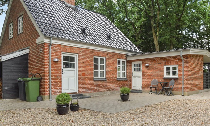 Tistrup House | Gorgeous home in Tistrup with kitchen