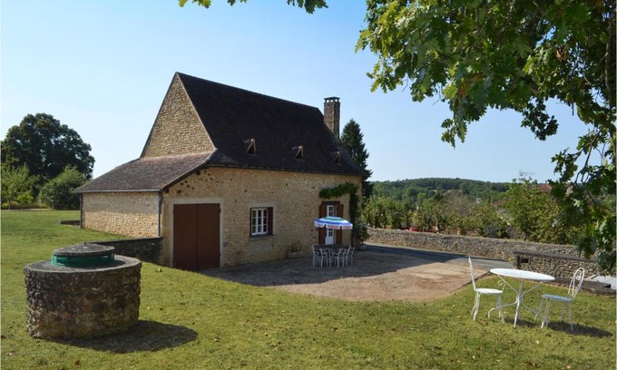 Sainte-Alvere House | Gorgeous Home In Val-De-Louvre-Et-Caude