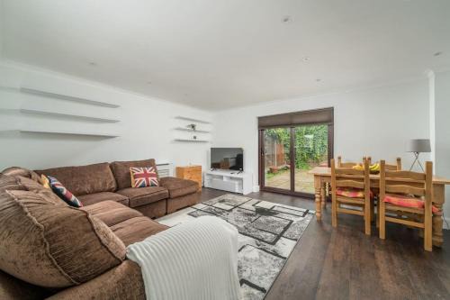 New Cross Apartment | Gorgeous House, 5 Beds, Amazing transport links