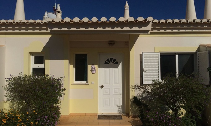 Budens House | Gorgeous house in the beautiful Western Algarve.