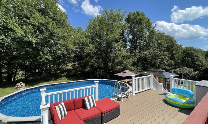 Long Pond House | ⭐️⭐️⭐️⭐️⭐️”Gorgeous house”private pool,hot tub,playroom