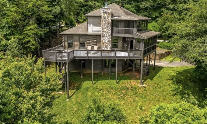 Ellijay Cabin | Gorgeous Lake View Log Cabin with Hot Tub!