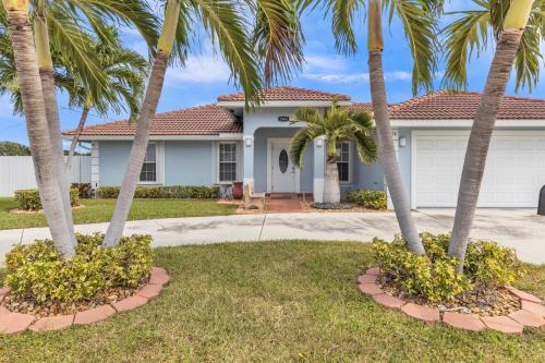 Palm Beach - West Palm Beach House | Gorgeous Lake Worth Beach House home