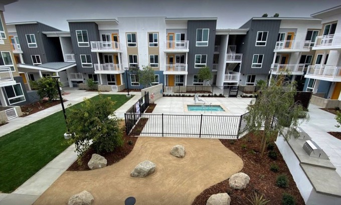 Oxnard Apartment | Gorgeous Luxury Apartment 5 minute drive to the Beach