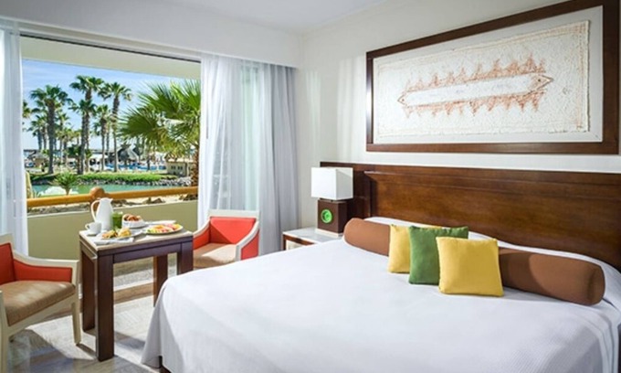 Puerto Penasco Resort | Gorgeous luxury resort suite for family or couples.
