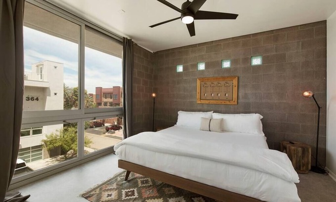 Riverside Apartment | Gorgeous Modern 2 Bedroom Apartment with Pool