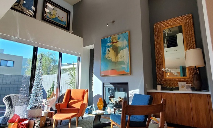 Baristo House | Gorgeous Modern Townhouse, Central Location, Walk to Everything. Yet quiet.