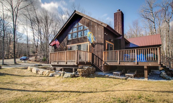 Stratton and Bromley Ski Areas House | Gorgeous Mountain Home with Private Hot Tub, WiFi, Washer/Dryer - Skiing Nearby