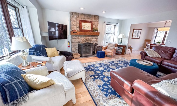 Waitsfield House | Gorgeous Mountain Home Near Mad River Glen