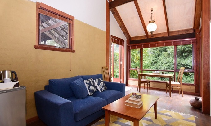 Kangaroo Valley House | Gorgeous Mudbrick Cottage with simply outstanding views