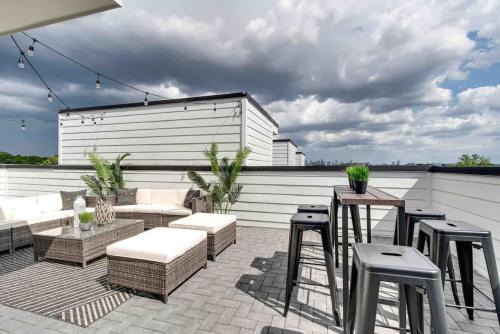 Haynes Area House | Gorgeous Nashville Home w Incredible Rooftop