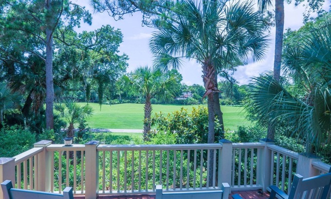 Vanderhorst Plantation House | Gorgeous Natural Light, Vaulted Ceilings & Fairway Views. Back Deck & Screened Porch.