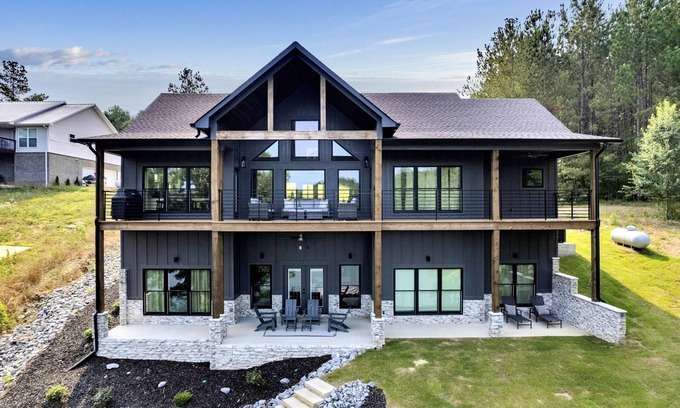 Crane Hill House | ~Gorgeous New Home~Smith Lake~Waterfront!4BR!Private Dock! Winter Specials!