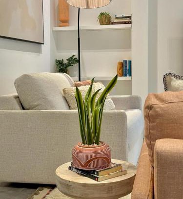 Queen's Park Apartment | Gorgeous newly refurbished 2 bedroom apartment in London