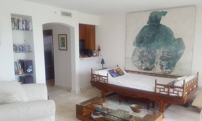 Coconut Grove Apartment | Gorgeous open plan 8th fl apartment with Bay, park, pool and Sailing club views.