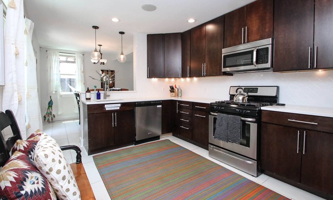 Pennsport House | Gorgeous! Parking! Park Front! - Perfect Center City Location!