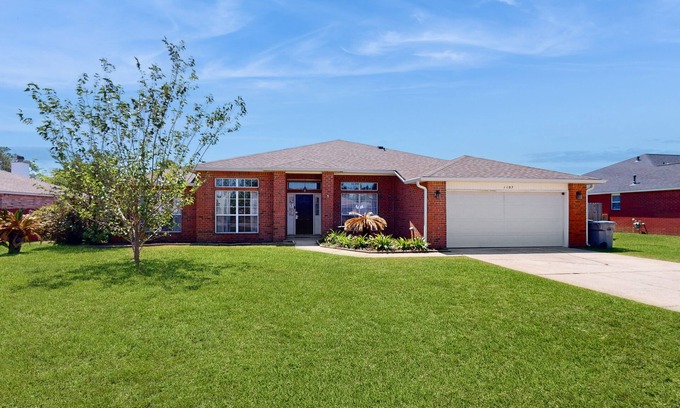Ono Island House | Gorgeous pet friendly coastal home with plenty of space and easy beach access
