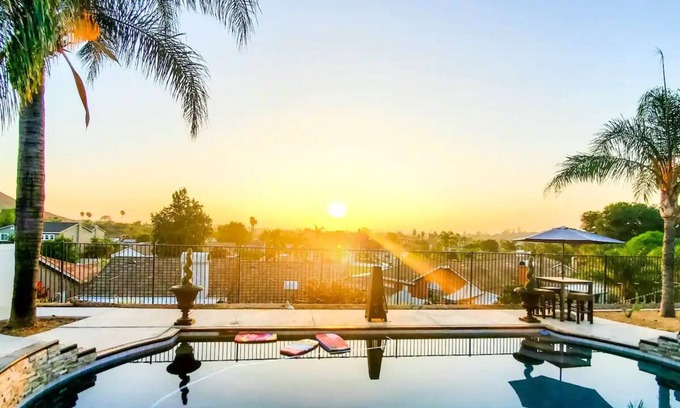 La Sierra Hills House | Gorgeous Poolhouse with Stunning Views