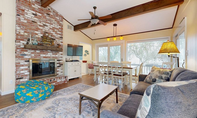 Gulf Pines House | Gorgeous private home, great for families and close to beach