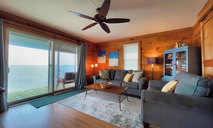 North Wildwood House | Gorgeous recently renovated home on the bay with a deep water slip!