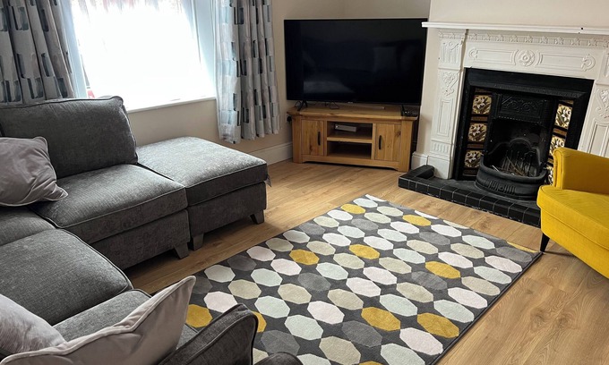 Dublin House | Gorgeous refurbished Victorian red brick property in heart of Dublin
