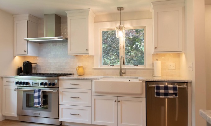 Saunderstown House | Gorgeous, renovated home with gourmet kitchen, minutes to Jamestown & Newport
