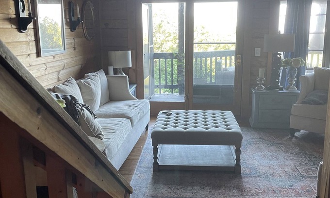 Tate Cabin | Gorgeous Rustin Cabin Close to Amicalola Falls!