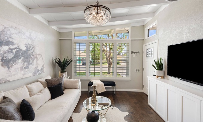 South Redlands House | Gorgeous South Redlands, CA 3 bed 2 bath Midcentury Modern!