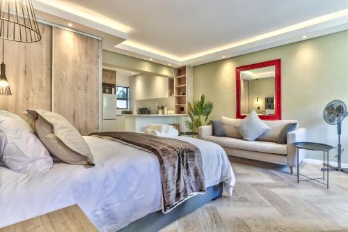 Three Anchor Bay Apartment | Gorgeous Studio in Sea Point