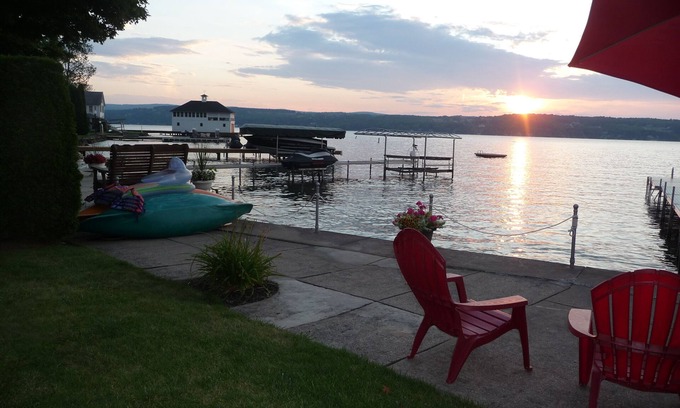 Canandaigua Cottage | Gorgeous Sunsets! Lake Level Home On Desirable East Side