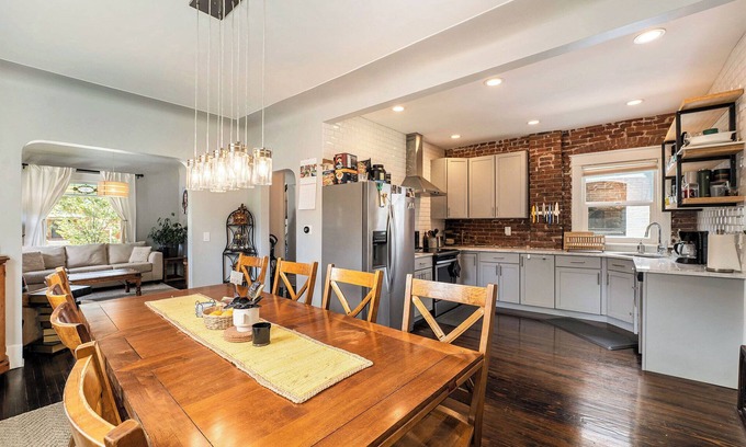 Cole House | Gorgeous Victorian home, ideal for family!