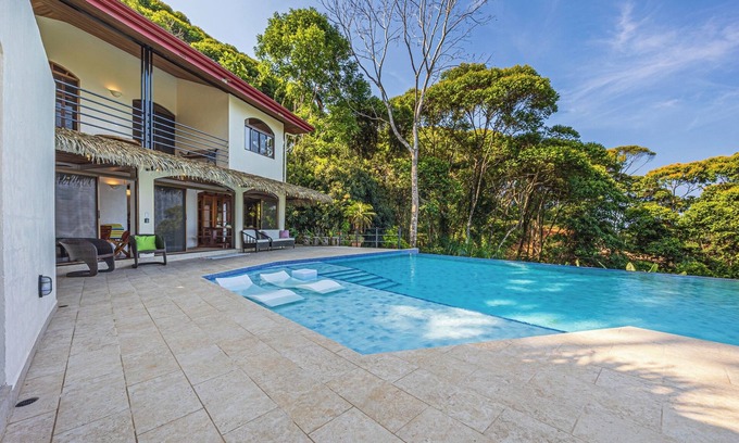 Dominical Villa | Gorgeous Villa with Breathtaking Ocean Views
