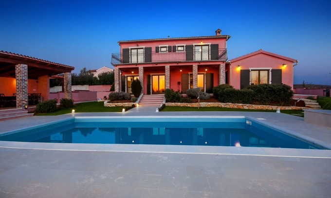Pinezici Villa | Gorgeous villa in Pinezići with private pool