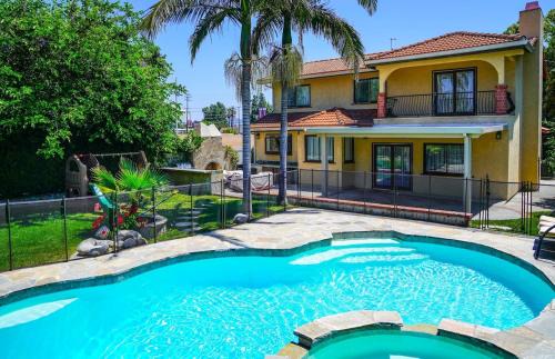 North Hollywood House | Gorgeous Villa with Private Heated Pool