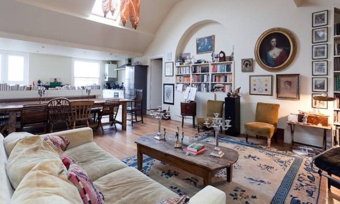 St. Helen's Apartment | Gorgeous writer's loft style flat nr portobello rd