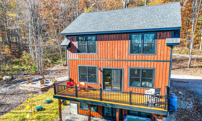 Bethel House | Gorgeously updated hillside home with private hot tub, firepit & mountain view
