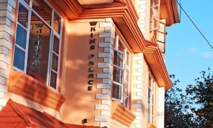 Knollswood Hotel | Goroomgo King Palace Shimla