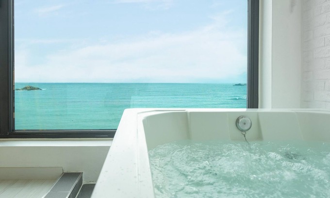 Sokcho House | Goseong Littlesquare Oceanview Pension