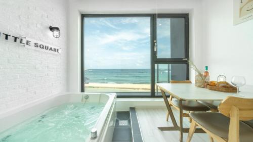 Sokcho House | Goseong Littlesquare Oceanview Pension