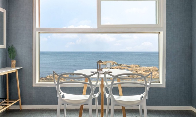 Sokcho House | Goseong Napoli House Pension